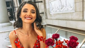 FOTO // Lilu într-o ipostază în care nimeni nu se aștepta să o vadă: cu sapa în mână la prășit